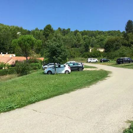 Dom wakacyjny Maison Charmante A Avec Piscine Partagee