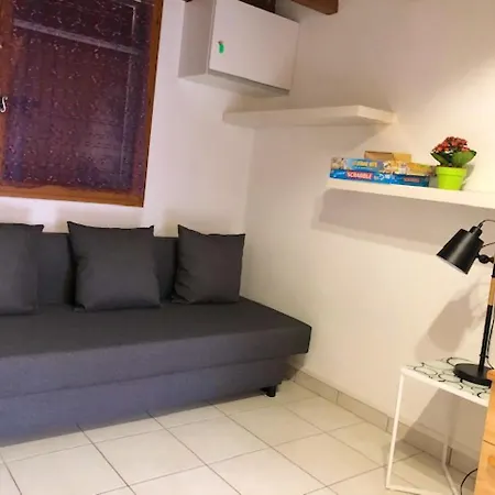 Maison Charmante A Avec Piscine Partagee