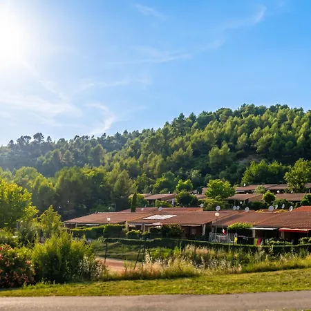 Hébergement de vacances Maison D'une Avec Piscine Partagee Et Jardin Clos A Martin De Bromes *
