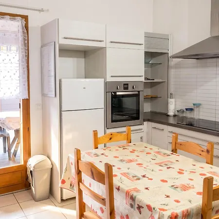 Maison D'une Avec Piscine Partagee Et Jardin Clos A Martin De Bromes