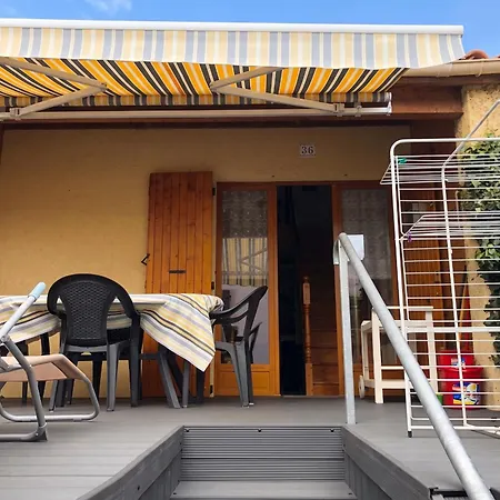 Maison D'une Avec Piscine Partagee Et Jardin Clos A Martin De Bromes *