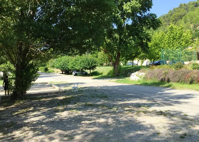 Holiday home Maison Charmante A Avec Piscine Partagee Saint-Martin-de-Bromes