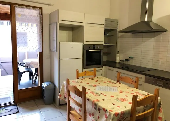 Holiday home Maison Charmante A Avec Piscine Partagee *