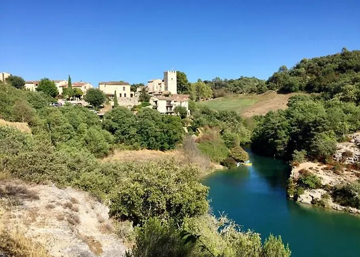 Holiday home Maison Charmante A Avec Piscine Partagee Saint-Martin-de-Bromes